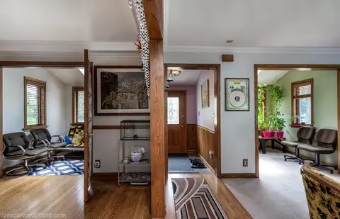 Entry Way - 1888 Miner St, Des Plaines, IL 60016 photo 1 of 2