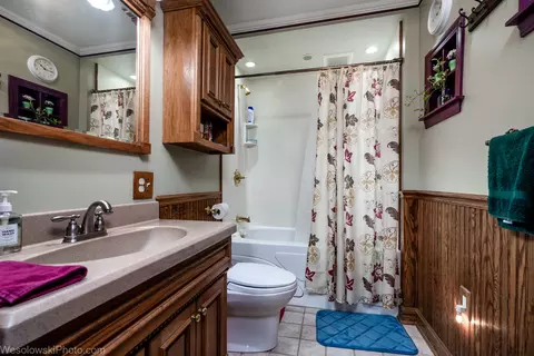 Bath - 1888 Miner St, Des Plaines, IL 60016 photo 2 of 3