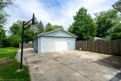 Exterior - 1888 Miner St, Des Plaines, IL 60016 photo 7 of 7