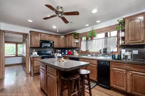 Kitchen - 1888 Miner St, Des Plaines, IL 60016 photo 2 of 2