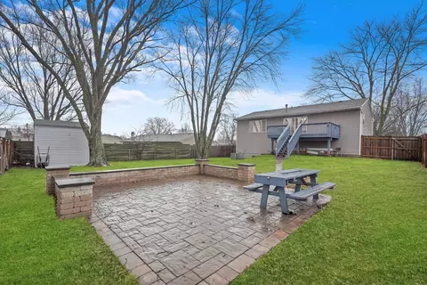 Exterior - 1114 Sebring Dr, Elgin, IL 60120 photo 5 of 8