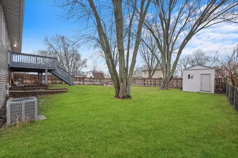 Exterior - 1114 Sebring Dr, Elgin, IL 60120 photo 7 of 8
