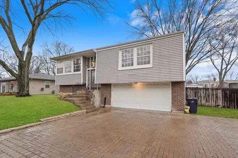 Exterior - 1114 Sebring Dr, Elgin, IL 60120 photo 8 of 8