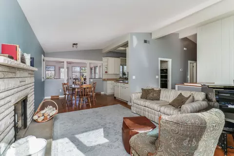 8 Knollcrest Ct, Normal, IL 61761 photo 3