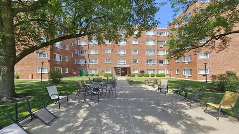 222 Madison St #107, Joliet, IL 60435