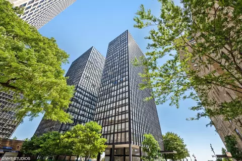 860 N Lake Shore Dr #4K, Chicago, IL 60611