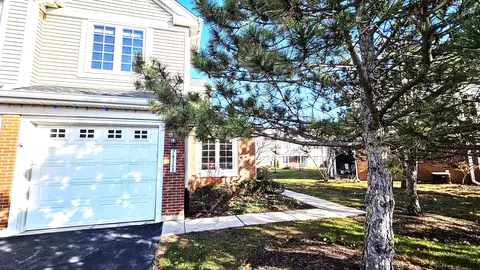 7414 N Lincoln Ave #B, Skokie, IL 60076
