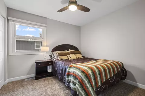 Bedroom - 1345 Blair Ln, Hoffman Estates, IL 60169 photo 3 of 3