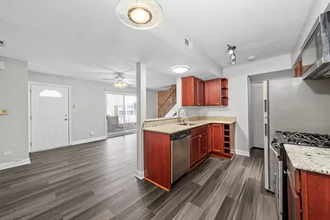 115 Lucille Ct #B, Bartlett, IL 60103 photo 9