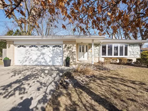 194 Brentwood Dr, Des Plaines, IL 60016