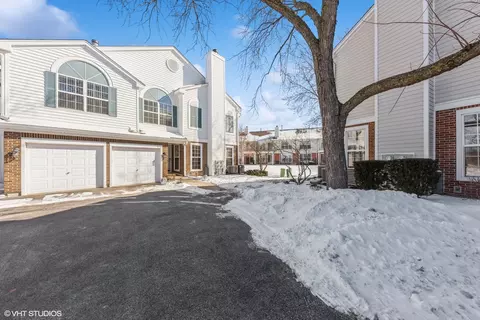473 Grosse Pointe Cir #473, Vernon Hills, IL 60061