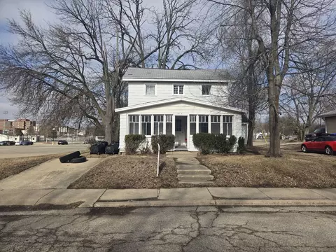 414 Emerson St, Bloomington, IL 61701