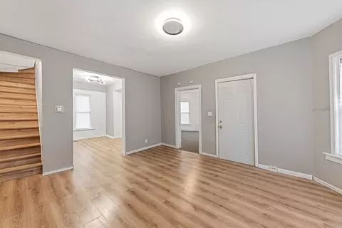 Living - 480 E Birch St, Kankakee, IL 60901 photo 2 of 4