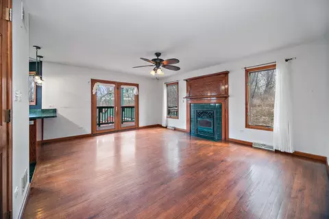 Living - 299 E 4th Ave, New Lenox, IL 60451 photo 2 of 4