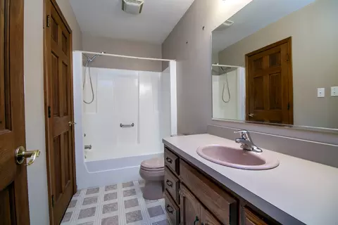Bath - 299 E 4th Ave, New Lenox, IL 60451 photo 2 of 4