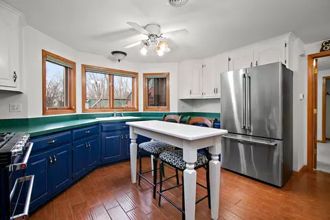 Kitchen - 299 E 4th Ave, New Lenox, IL 60451 photo 3 of 4