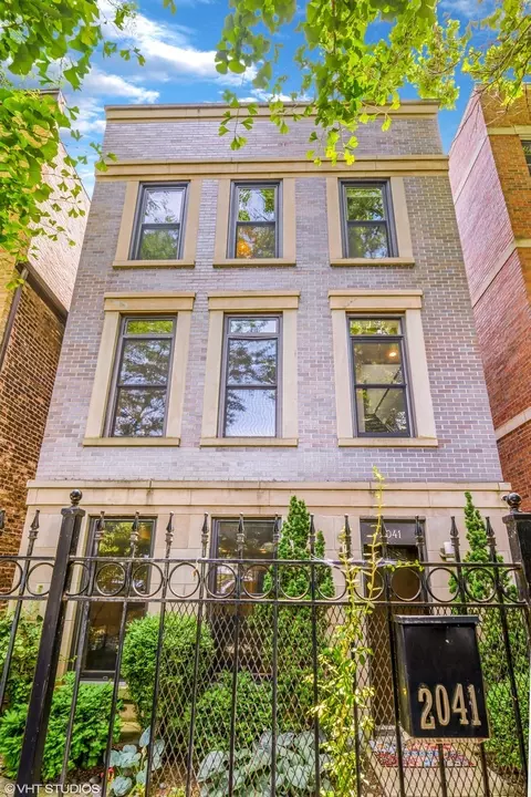 2041 W Saint Paul Ave, Chicago, IL 60647