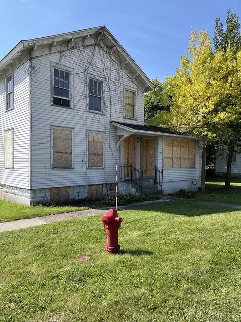 1215 E Main St, Saint Charles, IL 60174