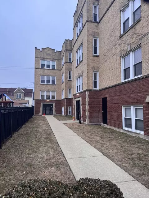 3040 W Diversey Ave #1N, Chicago, IL 60647