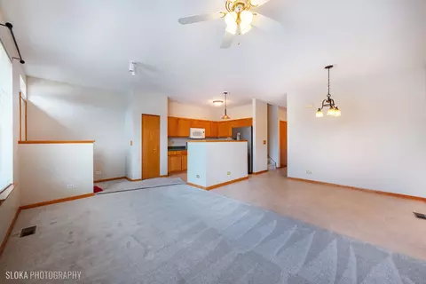 721 Morris Ct, Lakemoor, IL 60051 photo 3