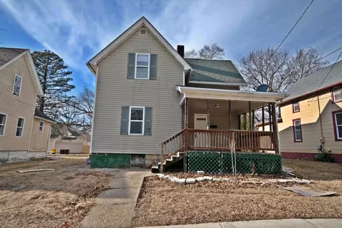 212 Irving Ave, Rockford, IL 61101
