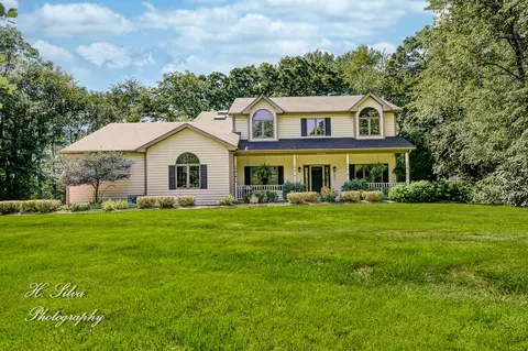 15802 Lerita Dr, Huntley, IL 60142