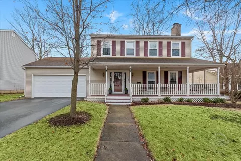 1465 Banbury Ave, Saint Charles, IL 60174
