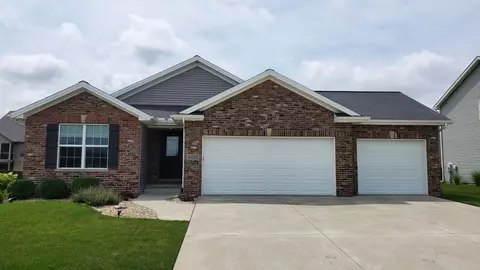 Exterior - 2713 Fieldstone Ct, Normal, IL 61761 photo 2 of 4