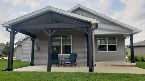 Exterior - 2713 Fieldstone Ct, Normal, IL 61761 photo 3 of 4