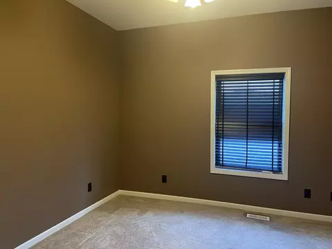 2012 Libby St, Ottawa, IL 61350 photo 8