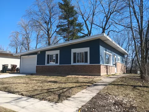 457 Tomahawk St, Park Forest, IL 60466 photo 2