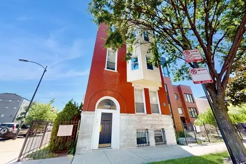 2403 W Moffat Ave, Chicago, IL 60647