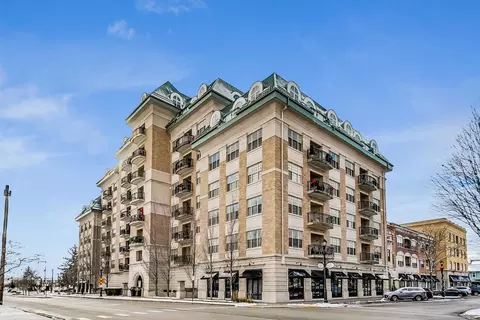 50 N Plum Grove Rd #210E, Palatine, IL 60067