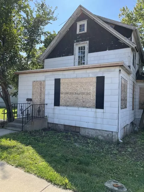 1207 E Main St, Saint Charles, IL 60174
