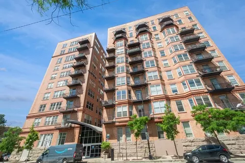 500 S Clinton St #840, Chicago, IL 60607
