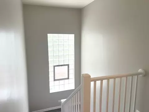 556 Barton Ave, Evanston, IL 60202 photo 2