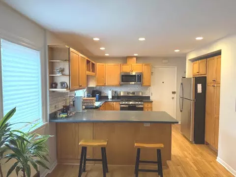 556 Barton Ave, Evanston, IL 60202 photo 23