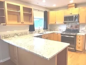 556 Barton Ave, Evanston, IL 60202 photo 3