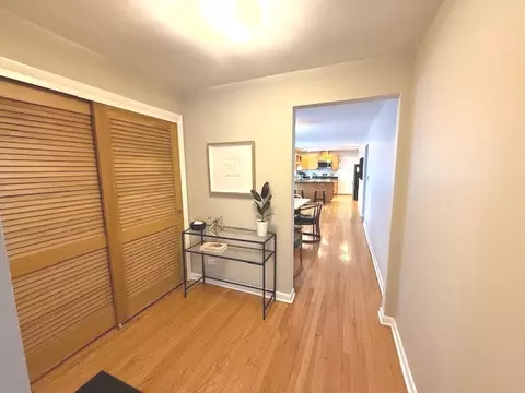 556 Barton Ave, Evanston, IL 60202 photo 17