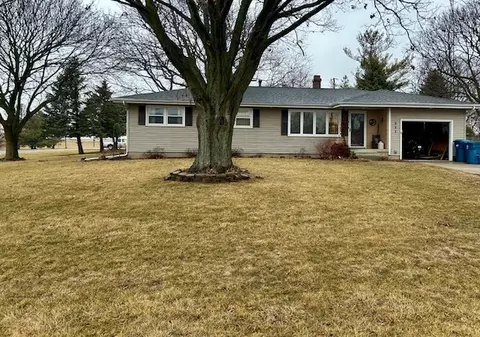 311 North St, Colfax, IL 61728