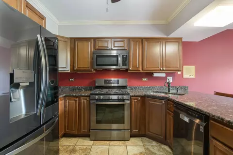 1830 Golf View Dr, Bartlett, IL 60103 photo 9