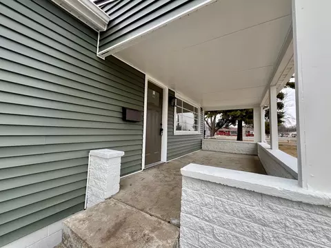 803 Glendale Ave, Tilton, IL 61833 photo 3