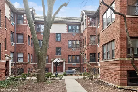 819 Lake St #1W, Oak Park, IL 60301