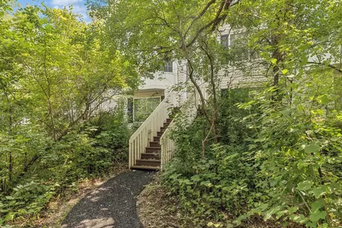 328 W Whispering Oaks Ln, Round Lake, IL 60073