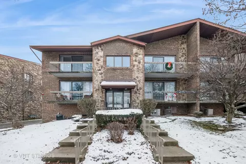 4141 W 93rd Pl #2E, Oak Lawn, IL 60453