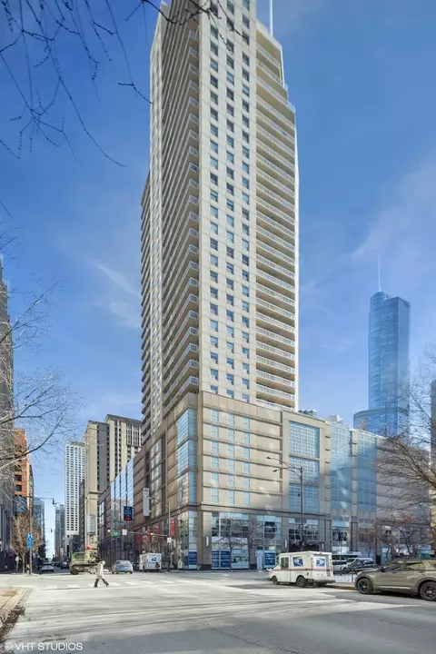 545 N Dearborn St #W2904, Chicago, IL 60654