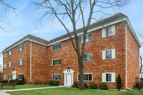 6874 W Touhy Ave #F, Niles, IL 60714