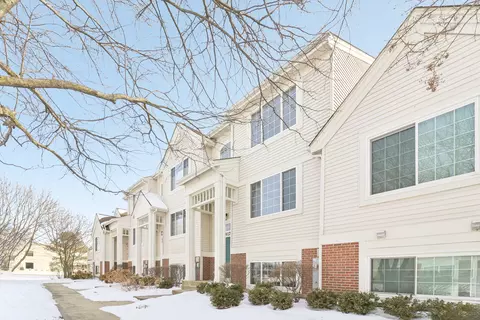 2417 Daybreak Ct, Elgin, IL 60123