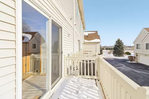 Exterior - 2417 Daybreak Ct, Elgin, IL 60123 photo 4 of 4
