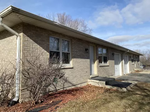 722-724 Washington St, Woodstock, IL 60098